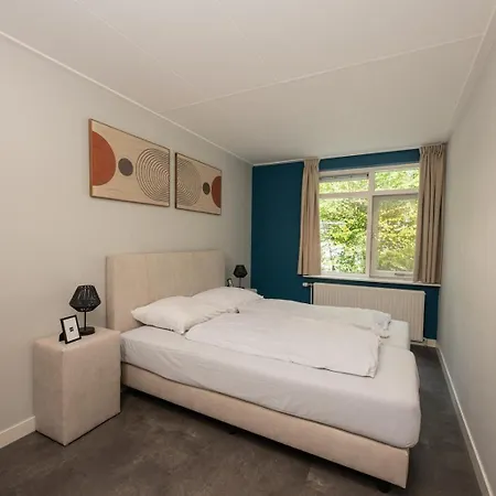 Villa Luxe 12-persoons Groepsvilla - Gelijkvloers Met Tuin & Loungeset