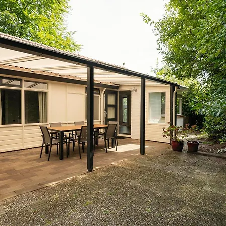 Villa Luxe 12-persoons Groepsvilla - Gelijkvloers Met Tuin & Loungeset Apeldoorn