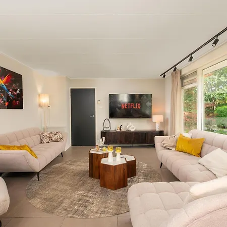 Luxe 12-persoons Groepsvilla - Gelijkvloers Met Tuin & Loungeset