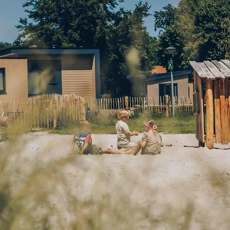 Villa Luxe 12-persoons Groepsvilla - Gelijkvloers Met Tuin & Loungeset *