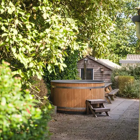 Luxe 12-persoons Groepsvilla - Gelijkvloers Met Tuin & Loungeset *