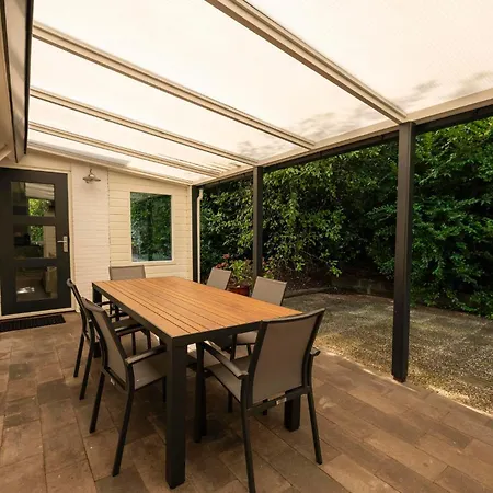 Luxe 12-persoons Groepsvilla - Gelijkvloers Met Tuin & Loungeset فيلة *