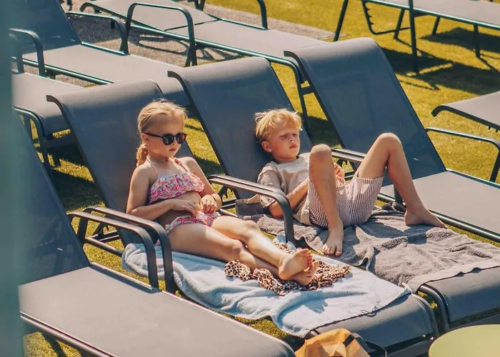 فيلة Luxe 12-persoons Groepsvilla - Gelijkvloers Met Tuin & Loungeset *