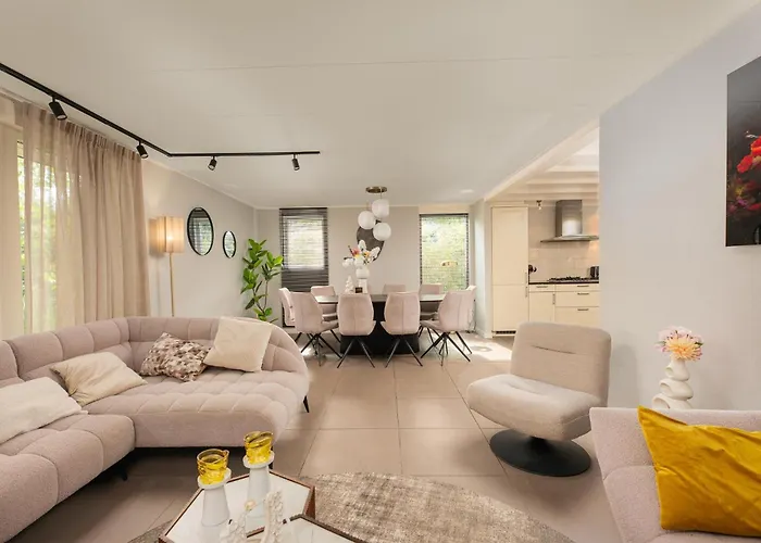 Luxe 12-persoons Groepsvilla - Gelijkvloers Met Tuin & Loungeset