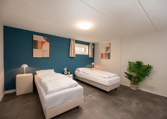 ヴィラ Luxe 12-persoons Groepsvilla - Gelijkvloers Met Tuin & Loungeset