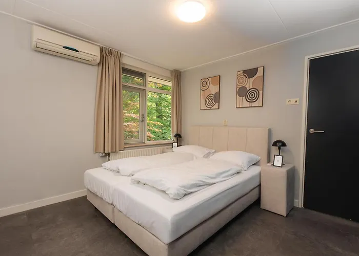 ヴィラ Luxe 12-persoons Groepsvilla - Gelijkvloers Met Tuin & Loungeset