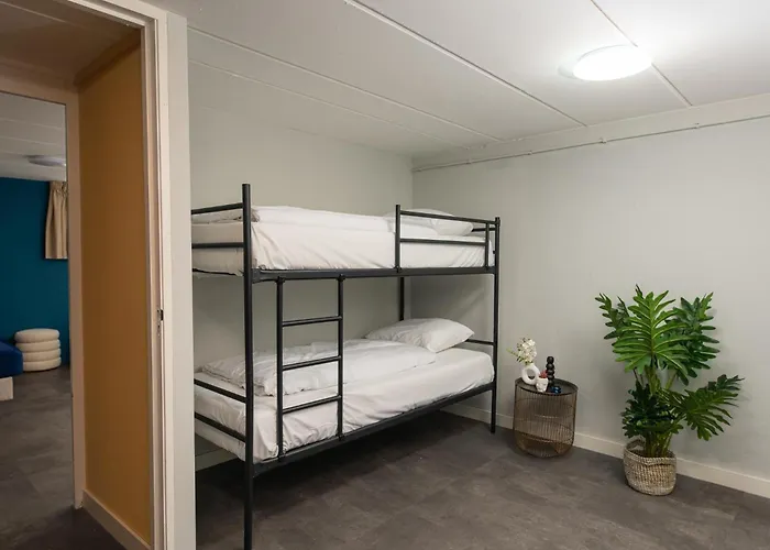 Luxe 12-persoons Groepsvilla - Gelijkvloers Met Tuin & Loungeset * アーペルドールン